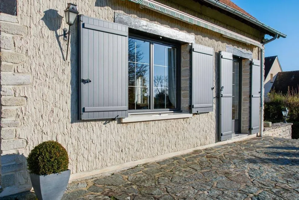 Pose de fenêtres à Gouffern en Auge